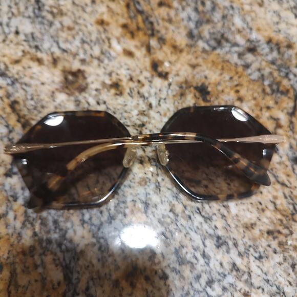 Sonix Willow Sunglasses Womens Oversized Hexagon Gold Frame 500-1860-005 main image 12